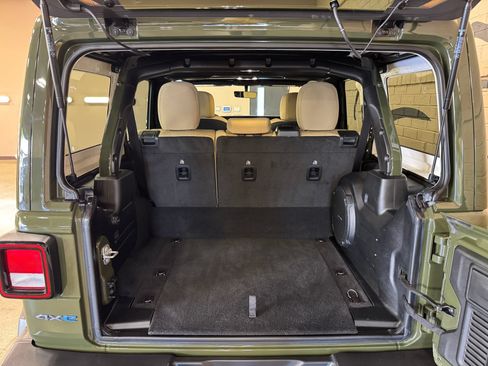 Used 2023 Jeep Wrangler Unlimited w/ Sun & Screen Package AWD/4WD image 28