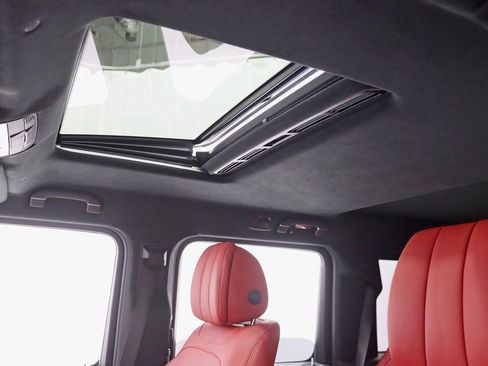 Used 2022 Mercedes-Benz G 550 image 30