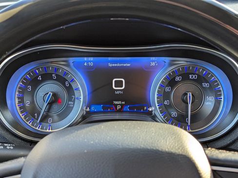 Used 2020 Chrysler 300 Limited image 18