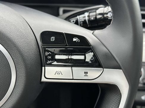 Used 2025 Hyundai Elantra Limited FWD image 30