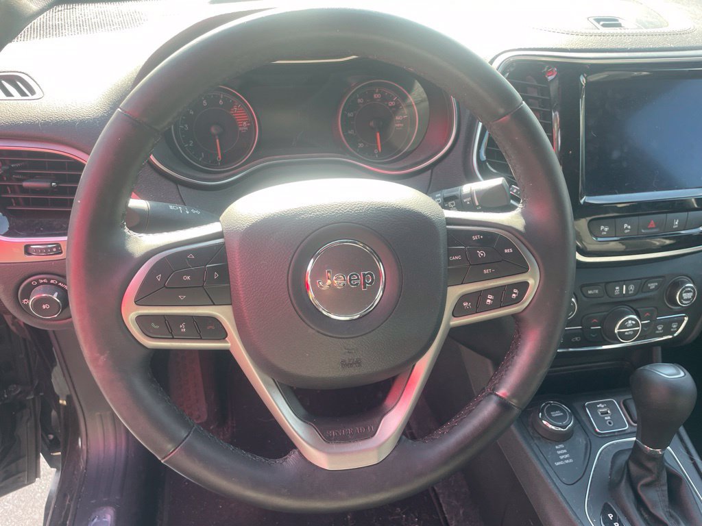 Used 2019 Jeep Cherokee High Altitude AWD/4WD image 8