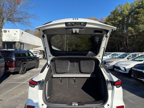 Used 2025 Buick Envista Sport Touring image 31