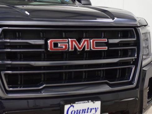 Used 2024 GMC Yukon AT4 w/ AT4 Premium Package AWD/4WD image 11