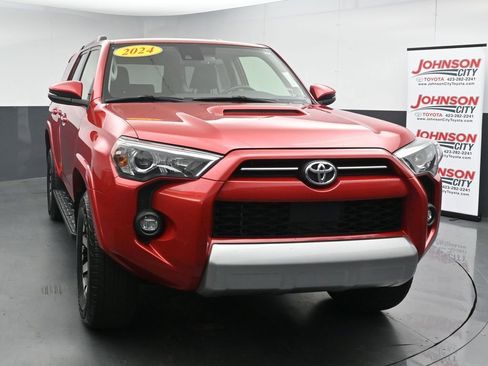 Used 2024 Toyota 4Runner TRD Off-Road Premium AWD/4WD image 3