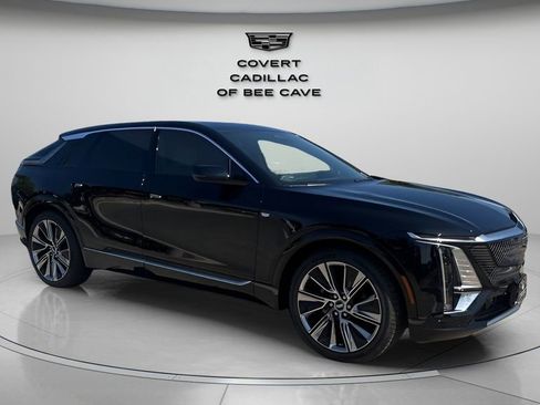 New 2026 Cadillac Lyriq Signature Luxury image 12