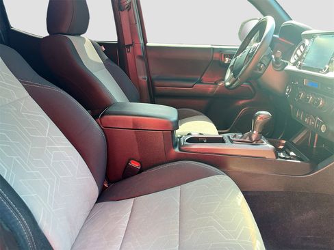 Used 2023 Toyota Tacoma TRD Sport image 25