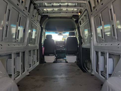 Used 2023 Mercedes-Benz Sprinter 2500 image 6