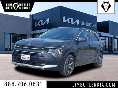 New 2025 Kia Niro SX