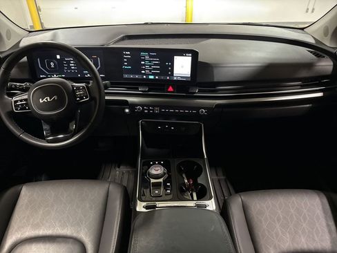 Used 2026 Kia Carnival SX w/ SX Dark Edition Package FWD image 10