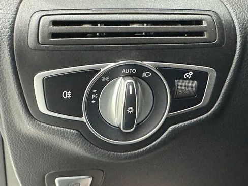 Used 2022 Mercedes-Benz GLC 300 image 36