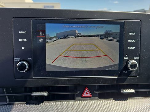 Used 2025 Kia Sportage LX image 23