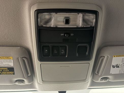 Used 2017 Toyota 4Runner SR5 AWD/4WD image 27
