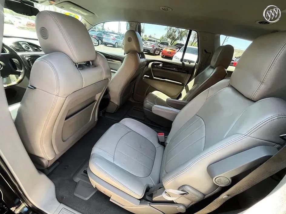 Used 2015 Buick Enclave Leather FWD image 11
