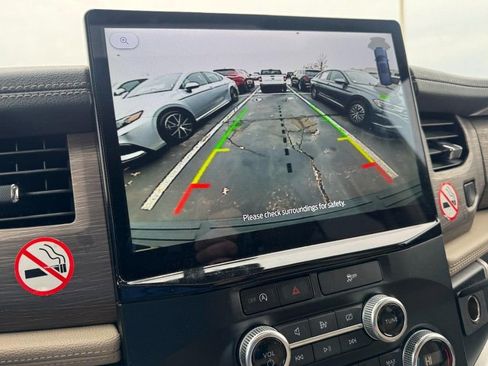 Used 2024 Ford Expedition Limited image 24