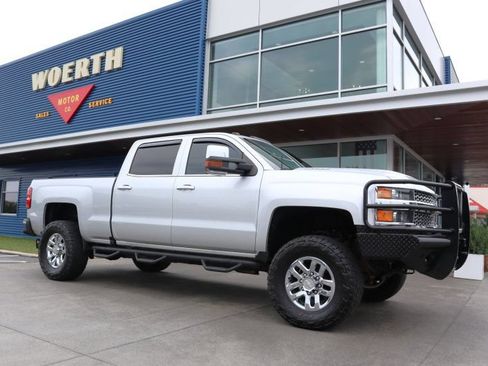 Used 2019 Chevrolet Silverado 2500 W/T w/ WT Convenience Package AWD/4WD image 1
