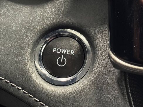 Used 2023 Toyota Highlander LE FWD image 30