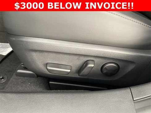 New 2025 MAZDA MAZDA3 2.5 Turbo Sedan w/Premium Plus image 13