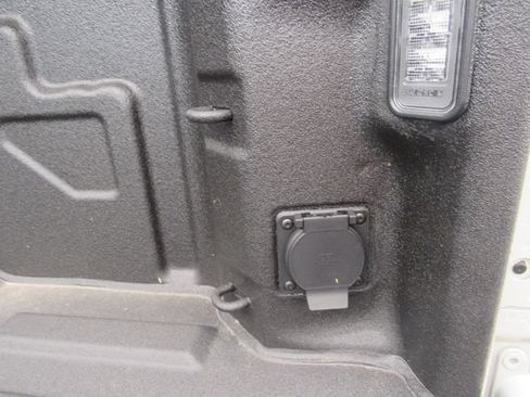 Used 2026 GMC Sierra 2500 SLE w/ SLE Value Package; AWD/4WD image 25