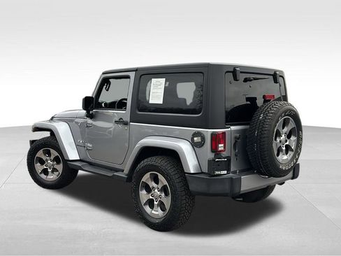 Used 2017 Jeep Wrangler Sahara image 5