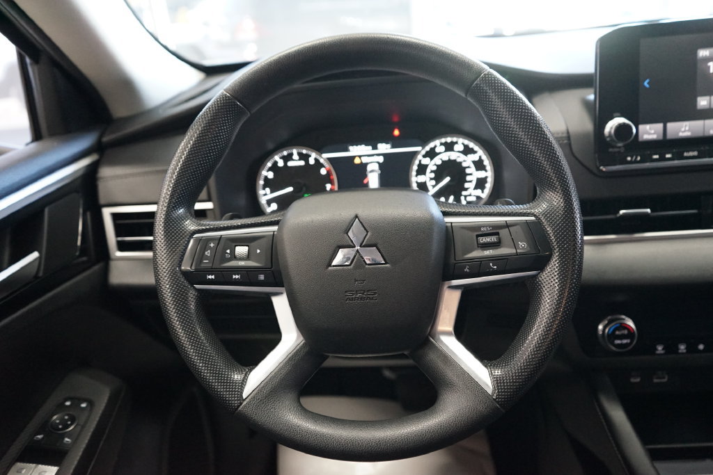 Used 2022 Mitsubishi Outlander ES AWD/4WD image 30