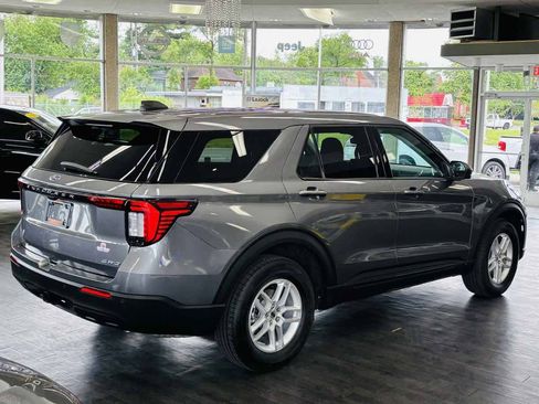 Used 2026 Ford Explorer Active AWD/4WD image 7