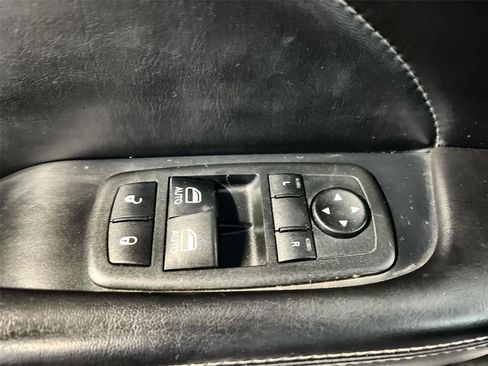 Used 2015 Dodge Challenger R/T Plus image 12