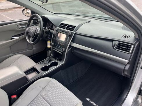 Used 2015 Toyota Camry SE image 20