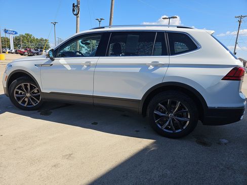 Used 2024 Volkswagen Tiguan SE image 7