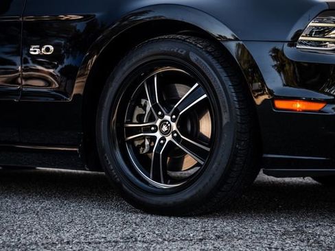 Used 2013 Ford Mustang GT Premium image 58