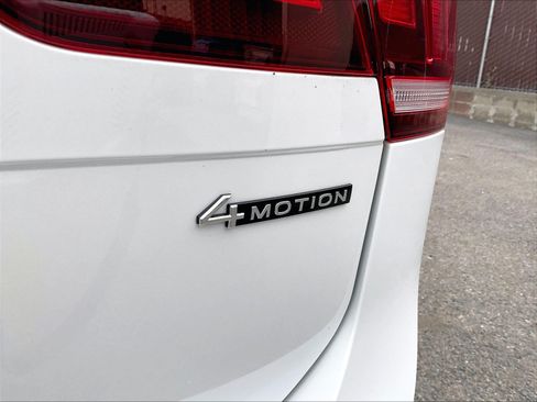 Certified 2023 Volkswagen Tiguan SEL R-Line AWD/4WD image 7