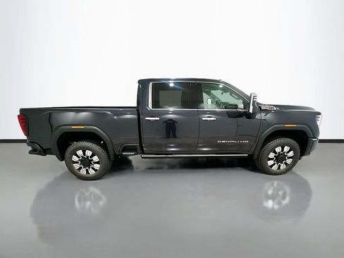 New 2026 GMC Sierra 2500 Denali w/ Denali Reserve Package AWD/4WD image 8