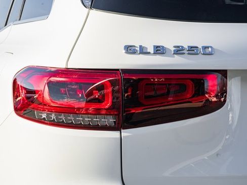 Used 2022 Mercedes-Benz GLB 250 GLB 250 image 7