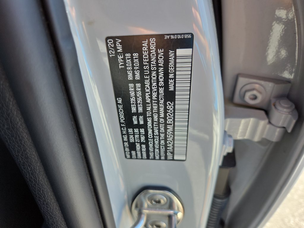 Used 2021 Porsche Macan AWD/4WD image 40