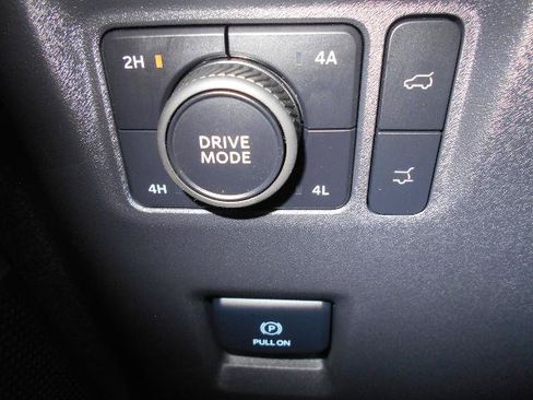 Certified 2025 Ford Expedition Active AWD/4WD image 15