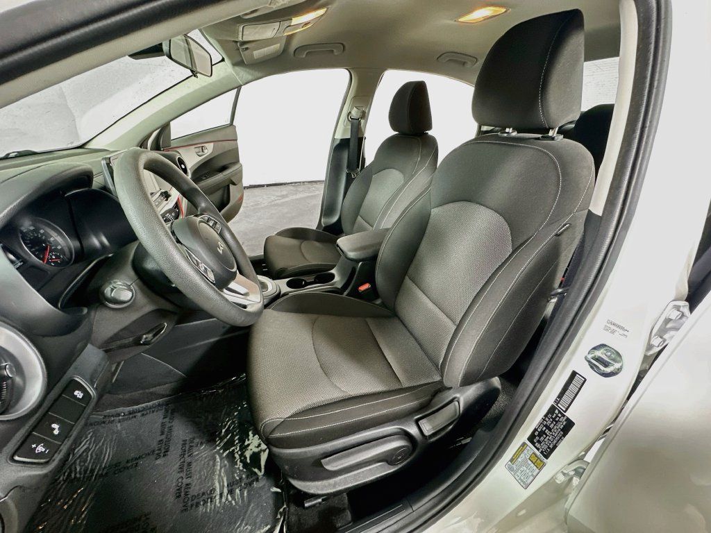 Used 2023 Kia Forte LXS w/ LXS Technology Package FWD image 17