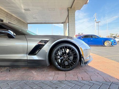 Used 2015 Chevrolet Corvette Z06 w/ 3LZ Preferred Equipment Group RWD image 24