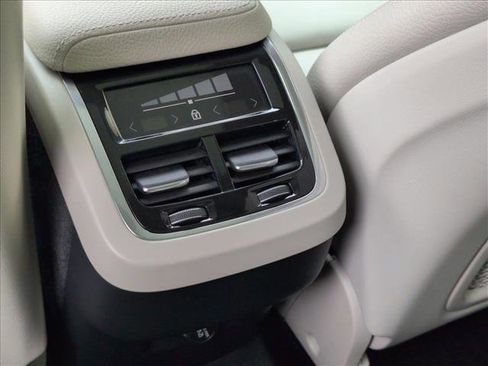 Used 2019 Volvo XC60 T5 Inscription w/ Protection Package Premier FWD image 18
