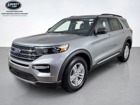 Certified 2024 Ford Explorer XLT w/ Equipment Group 202A AWD/4WD image 8