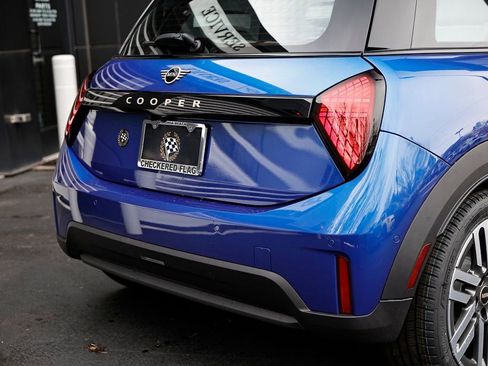 New 2026 MINI Cooper 2-Door Hardtop image 9