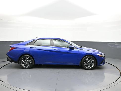Certified 2024 Hyundai Elantra SEL w/ Convenience Package FWD image 5