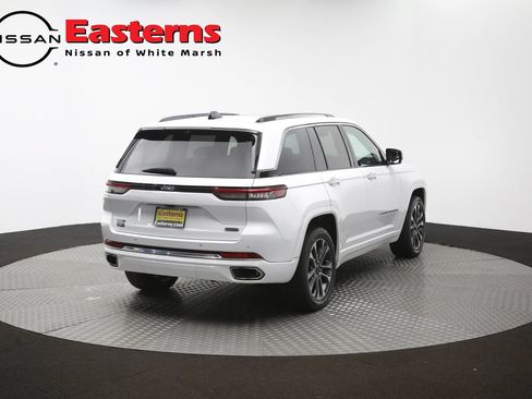 Used 2023 Jeep Grand Cherokee Overland w/ Advanced Protech Group III AWD/4WD image 44
