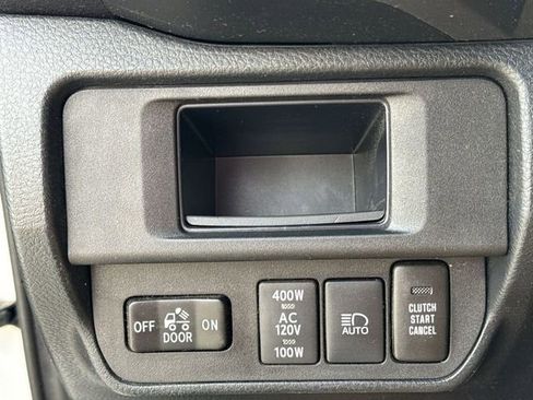 Used 2019 Toyota Tacoma TRD Off-Road image 16