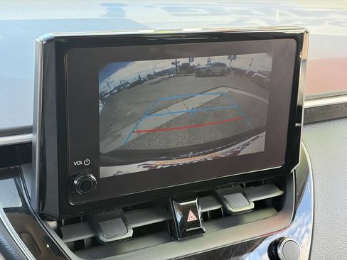 Used 2023 Toyota Corolla LE FWD image 11