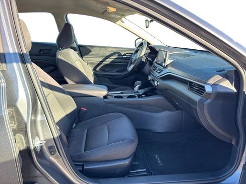 Used 2024 Nissan Altima 2.5 SV image 22