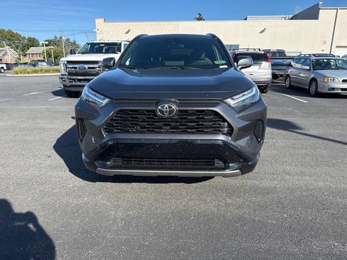 Used 2025 Toyota RAV4 SE w/ Convenience Package AWD/4WD image 5