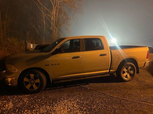 Used 2010 Dodge Ram 1500 Truck SLT w/ Big Horn Regional Pkg image 2