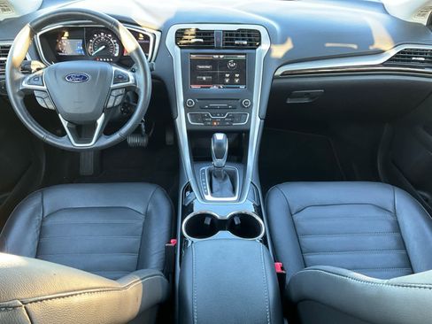 Used 2016 Ford Fusion SE w/ Equipment Group 202A image 12