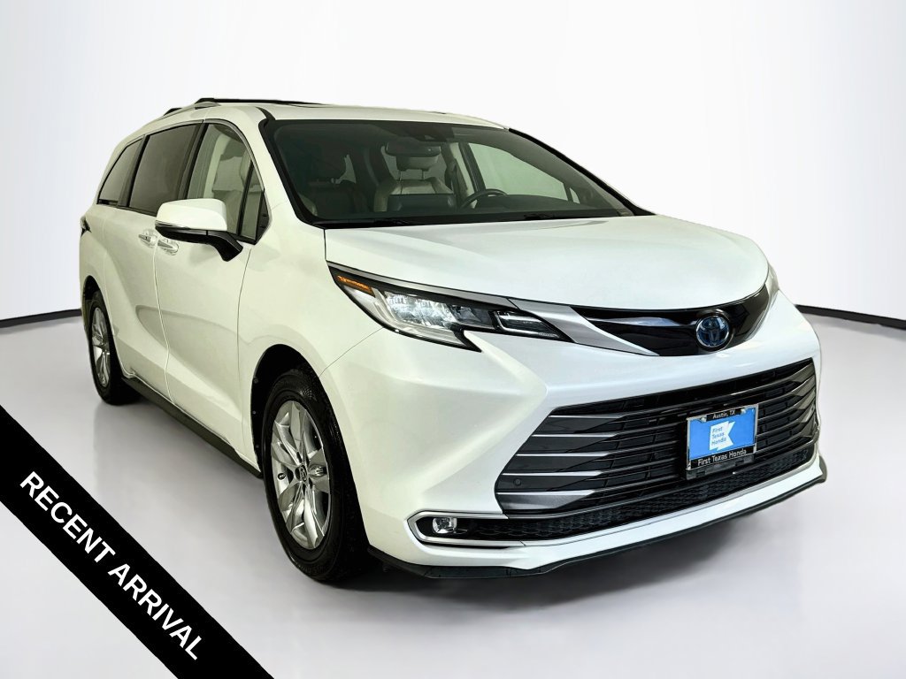 Used 2022 Toyota Sienna Limited FWD image 1