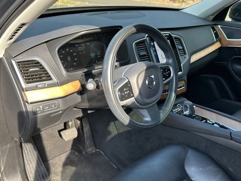 Used 2022 Volvo XC90 T8 Inscription Expression w/ Climate Package image 12