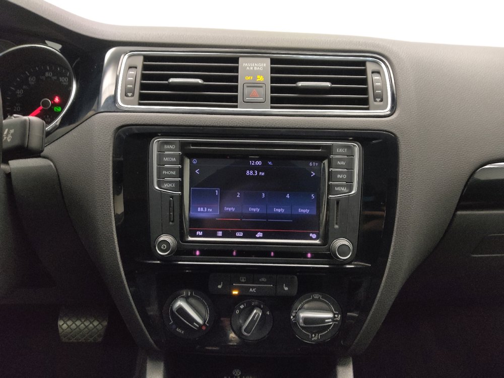 Used 2016 Volkswagen Jetta SEL FWD image 25